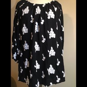 Women’s size medium black and white grace elements top/blouse